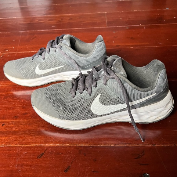 Nike Other - Nike revolution boys sneakers gray and white size 6